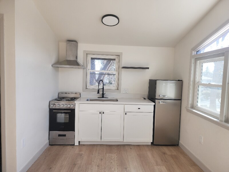 Foto principal - 860 S Quivas St