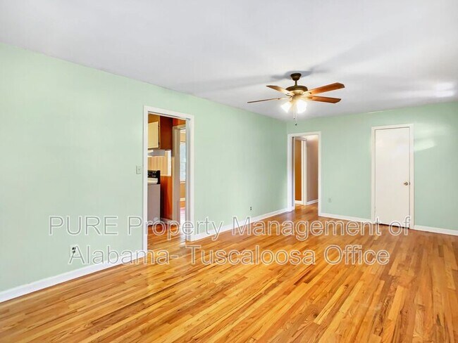 Building Photo - 319 31st Pl E