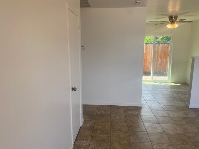 Foto del edificio - Newly Remodeled Apartments