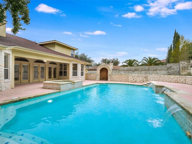 Foto del edificio - 1014 Challenger