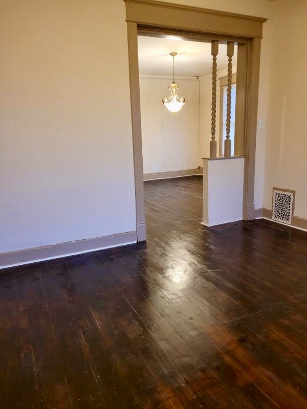 2180 S Muskego Ave, Milwaukee, WI 53215 Room for Rent in Milwaukee