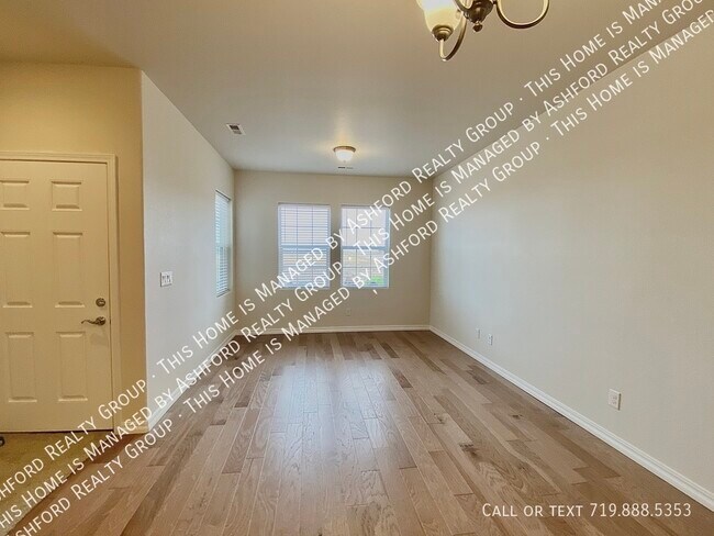 Building Photo - 131 Mayflower Park Place
