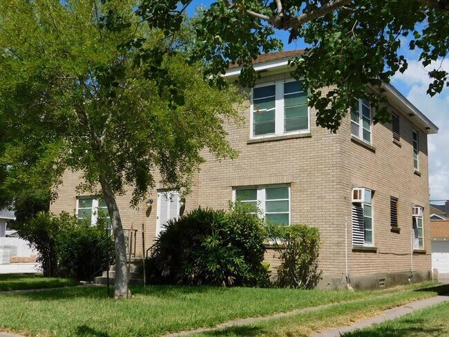 Building Photo - 4404 Avenue N 1/2 Ave