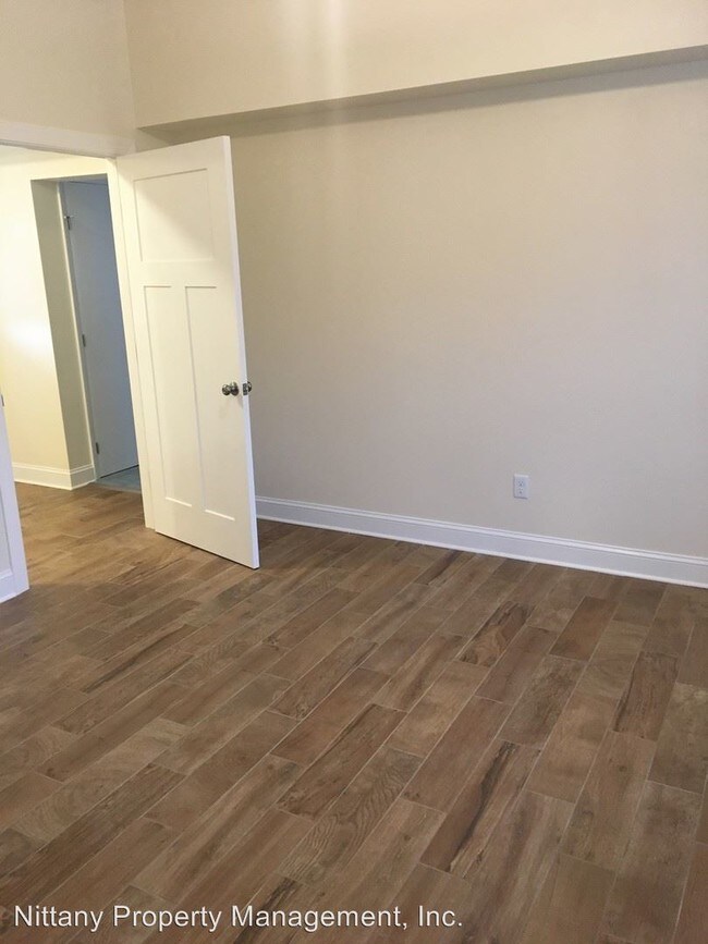 Building Photo - 2 br, 2 bath House - 113 1/2 E College Avenue