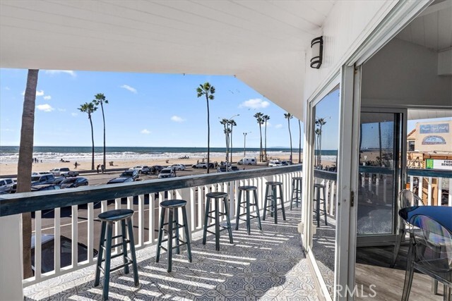 Building Photo - 2214 W Oceanfront