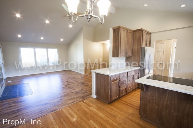 Building Photo - 5 br, 3 bath House - 1755 SW Cloverleaf Road