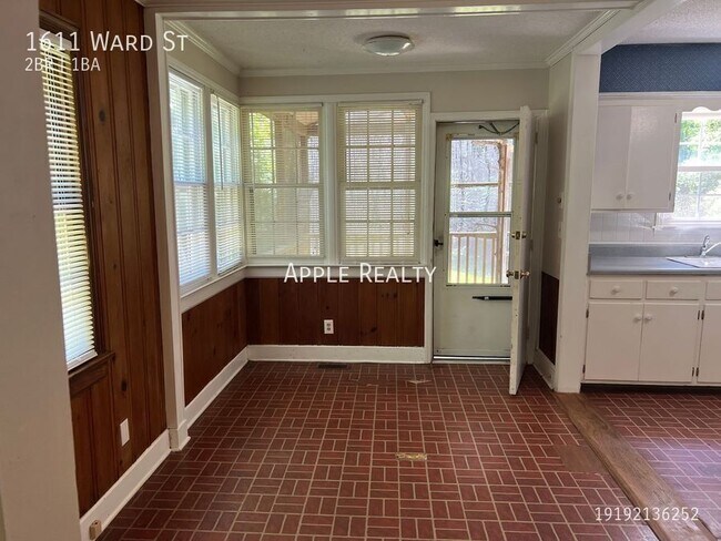 Foto del edificio - 1611 Ward St