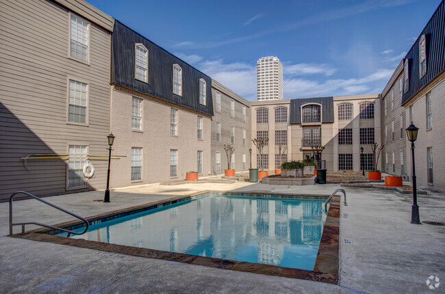 Piscina adicional - Avalon Square Apartments