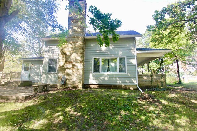 Building Photo - 9419 County Rd West 00 N S