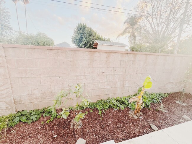 Building Photo - 10396 Ballard Dr