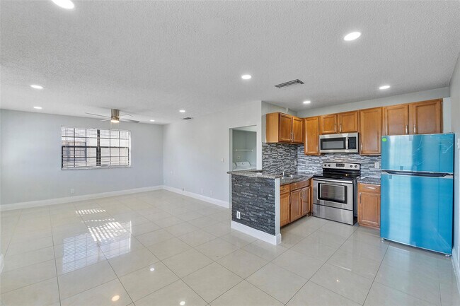 Foto del edificio - 2854 Coral Springs Dr