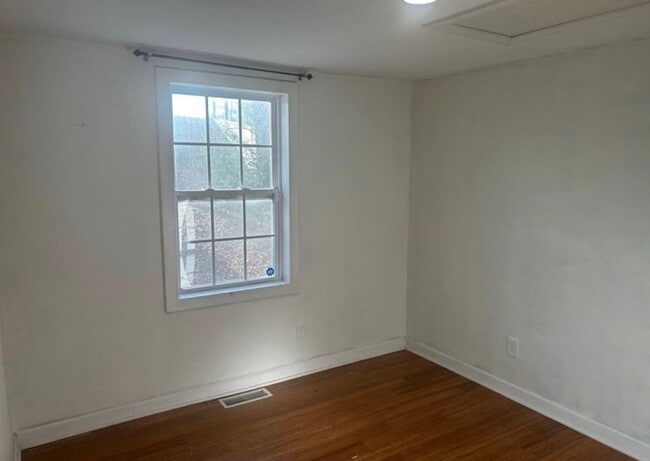 Building Photo - 439 E Stallings St