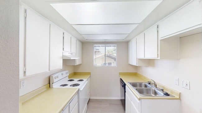 Building Photo - 35168 Mesa Grande Dr