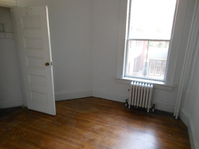 Building Photo - 383 Harvard St