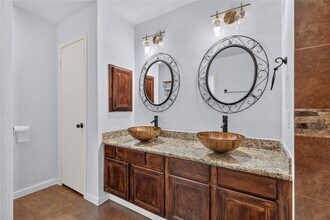 Building Photo - 7206 Glen Rosa Dr
