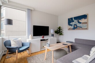 Building Photo - 1033 Haro St