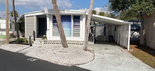 Beautiful fully furnished one bedroom, one bath manufactured home in a 55+ deed restricted gated ... - Beautiful fully furnished one bedroom, one bath manufactured home in a 55+ deed restricted gated ...