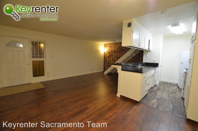 Building Photo - 2 br, 1 bath House - 9037 Casals St #2