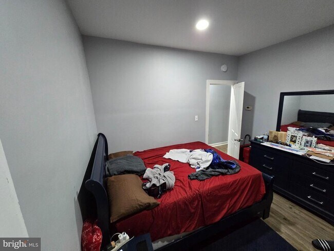 Foto del edificio - 110 W Douglass St