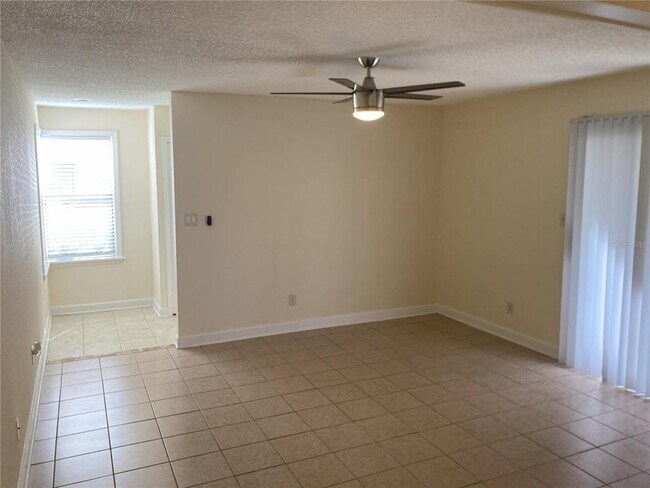 Foto del edificio - 2918 Antique Oaks Cir