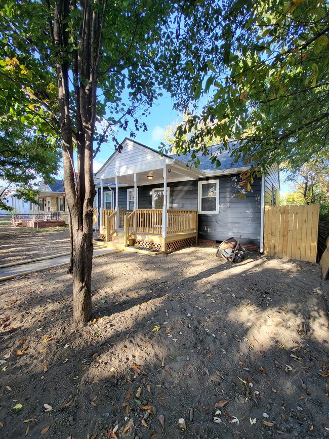 Front View Of Home - 1902 N 19th St