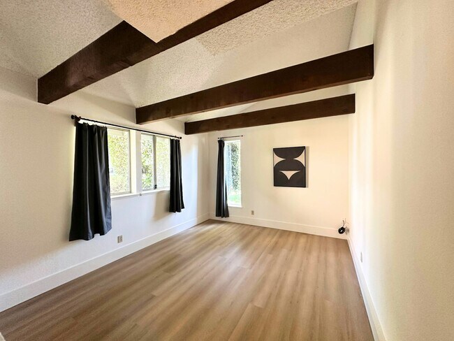 Foto del edificio - 2831 Lillard Dr