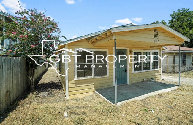 Foto del edificio - Fully Renovated 4 bedrooms 2 bathrooms!