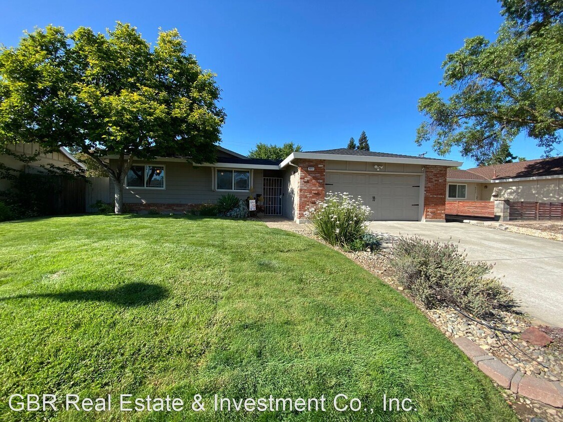 Primary Photo - 4 br, 2 bath House - 8213 Cedar Crest Way