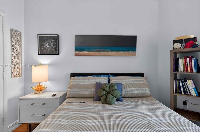 Foto del edificio - 1900 N Bayshore Dr