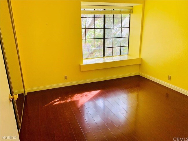Foto del edificio - 243 N Mountain View St