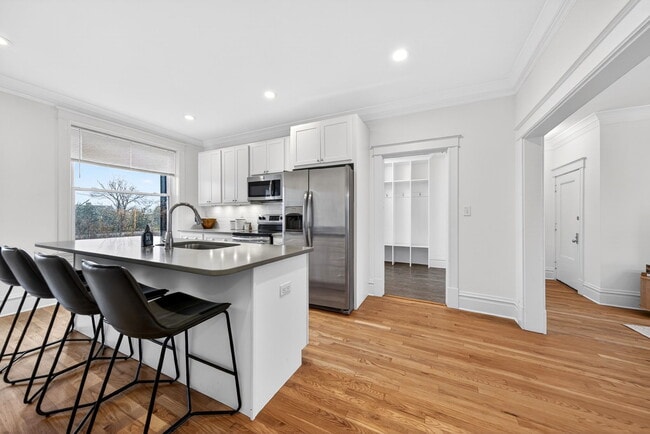 Foto del edificio - 5394 Pershing Ave