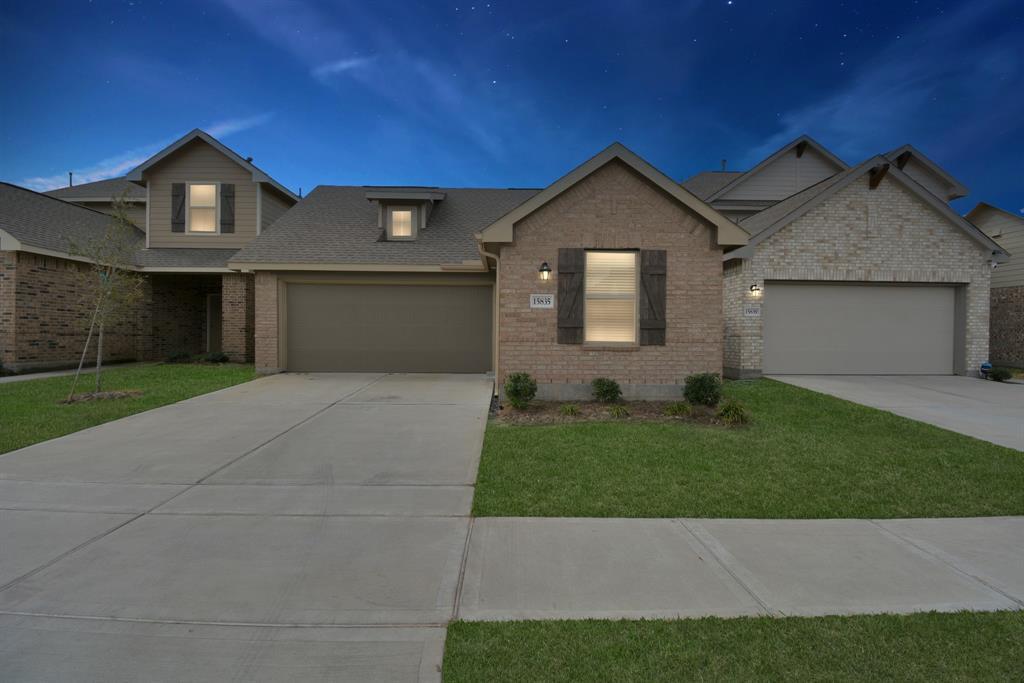 Foto principal - 15886 Menlow Bend Dr