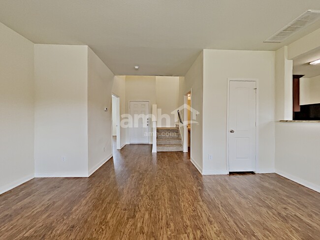 Foto del edificio - 1326 Corkwood Dr