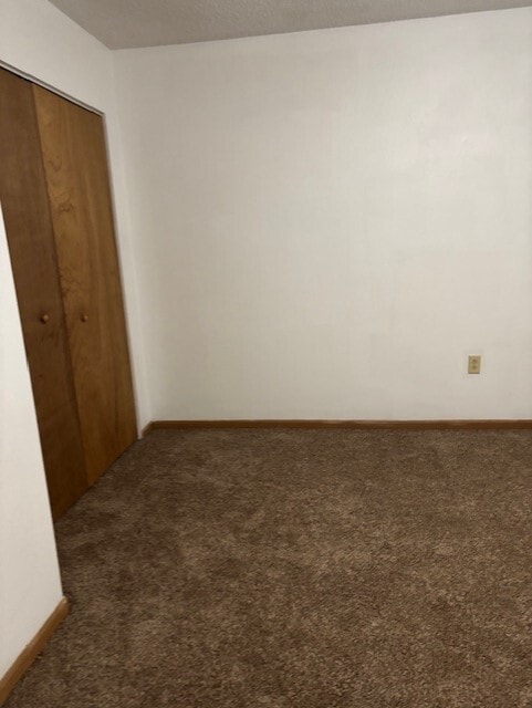 Middle bedroom for 3 bd - Black Hawk Village