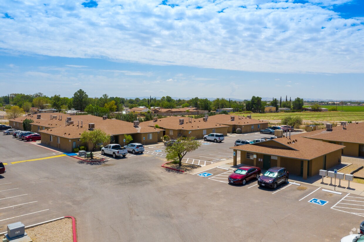 Primary Photo - Milagro Apartments