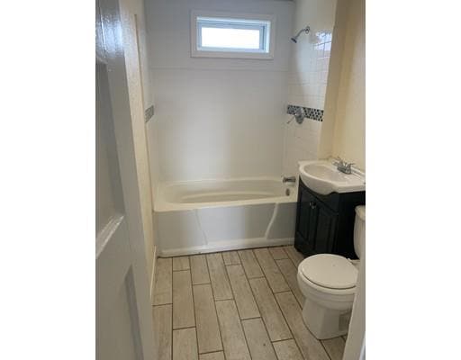 Building Photo - 9 Greenwood St