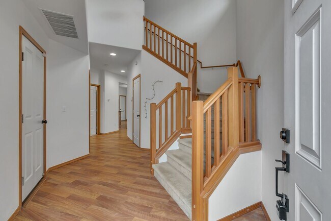 Building Photo - 4-bedroom, 2.5-bathroom home located in Fe...