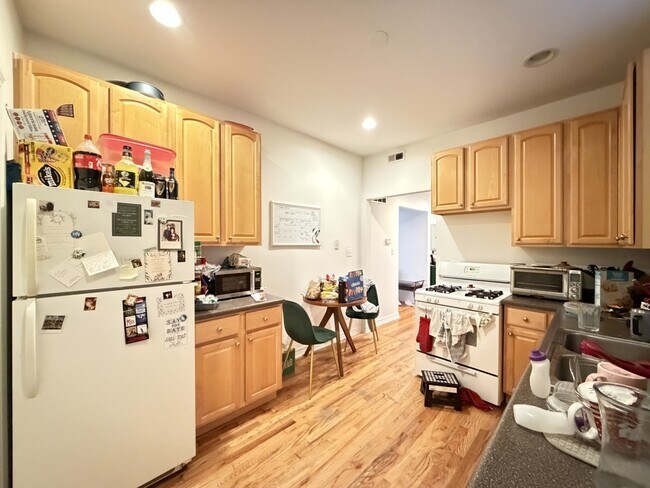 Foto del edificio - 3455 N Bosworth Ave