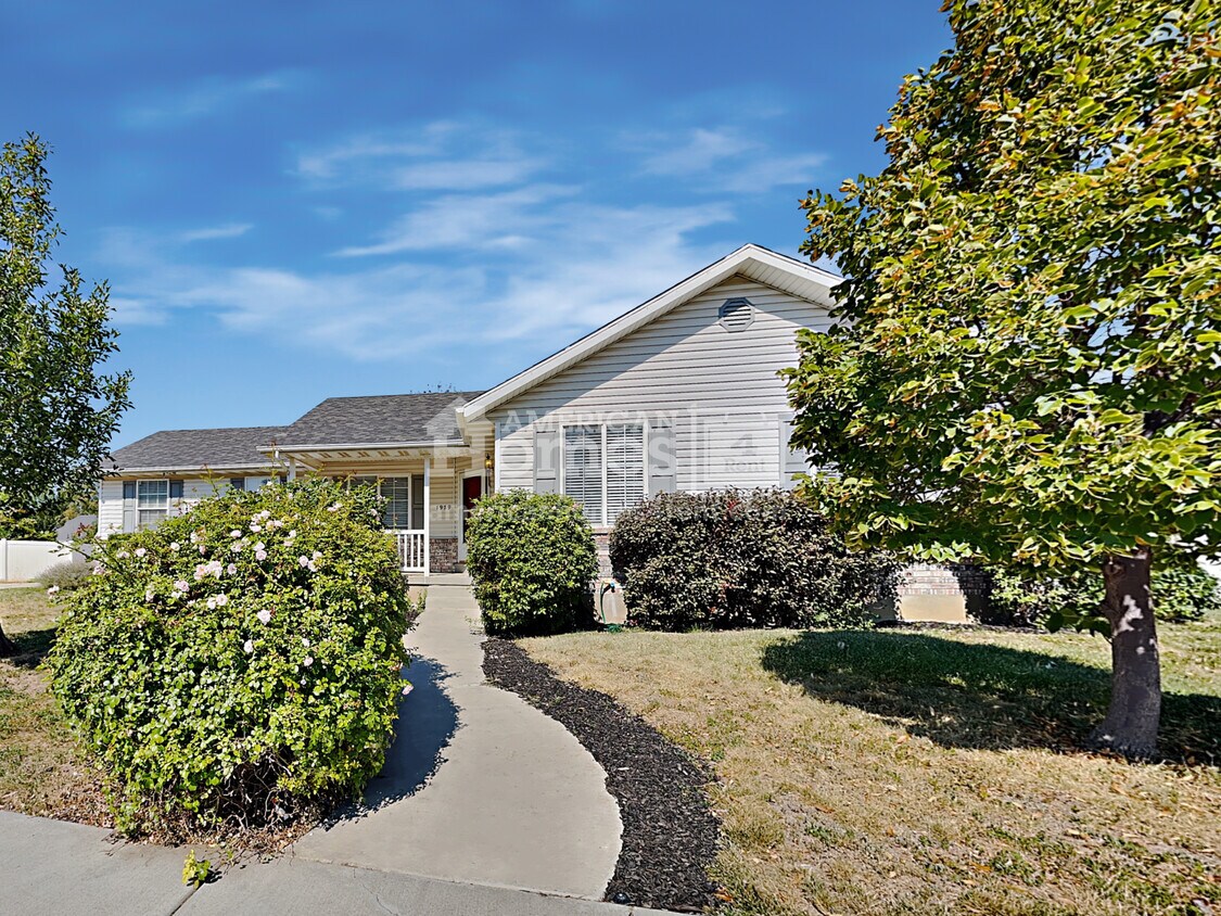 1979 N Airport Drive House Rental in Lehi, UT
