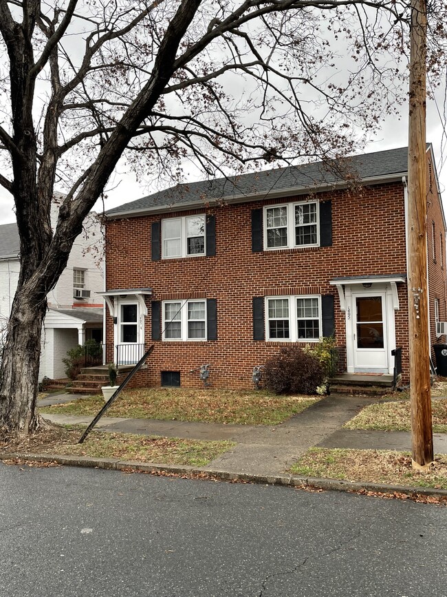 Building Photo - 1405 Winchester St