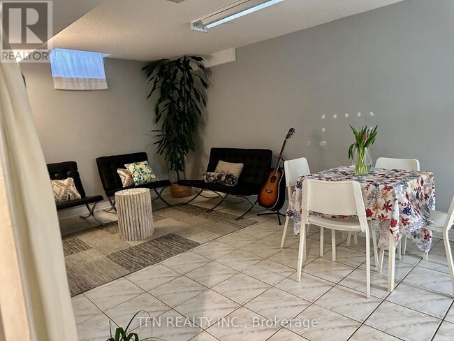 Building Photo - 5 Belwood Blvd