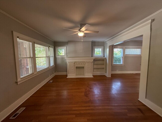 Building Photo - $500 OFF FIRST MONTHS RENT | Charming Hist...