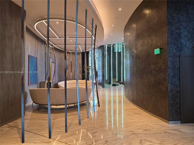 Building Photo - 1000 Brickell Plaza