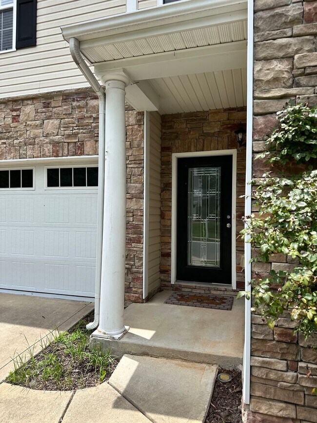 Foto del edificio - Exclusively Offered By Muse Realty Rentals...