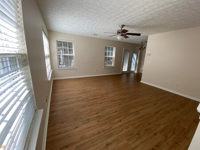 Building Photo - 143 Ilex Dr