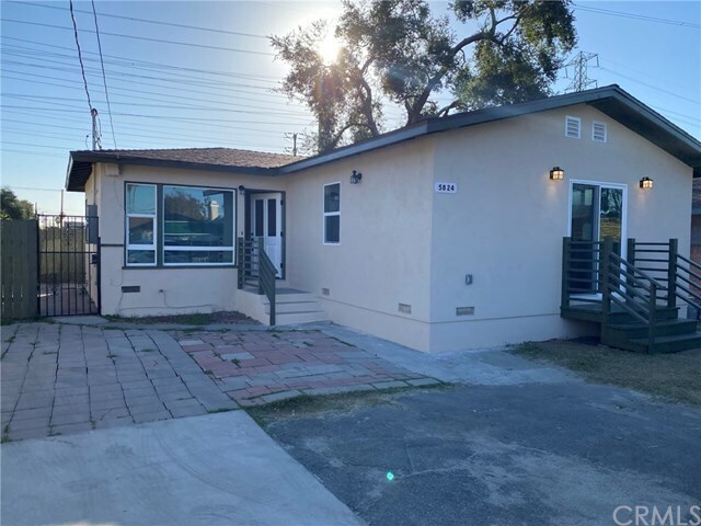 Primary Photo - 5824 N Vista St