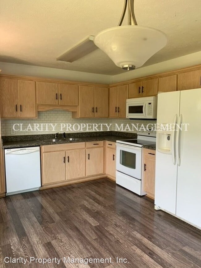 Building Photo - 3 br, 2 bath House - 2050 Century Ave SE