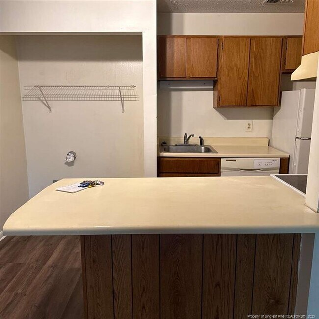 Foto del edificio - 6408 Starbrook Dr