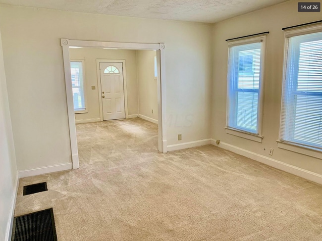 Building Photo - 667 Frebis Ave