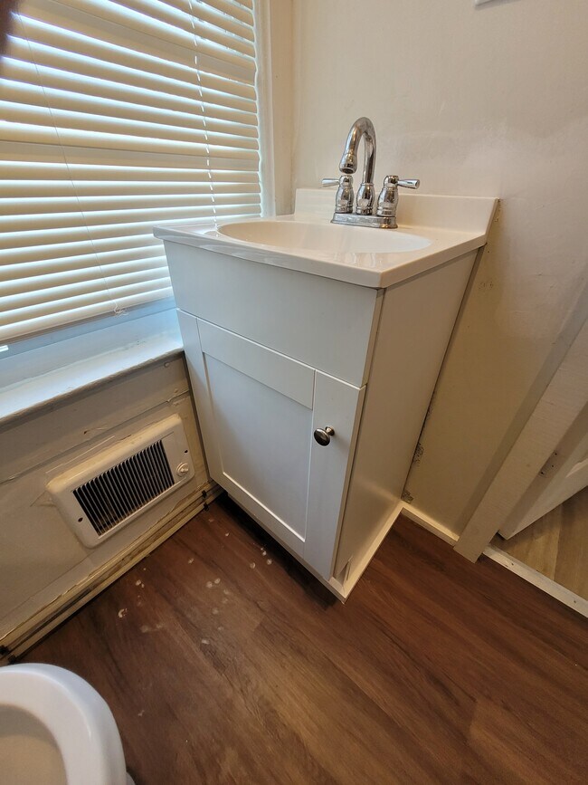 Baño del segundo piso #2 - 65 Center St